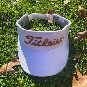 Titlest visor White w/ Gold